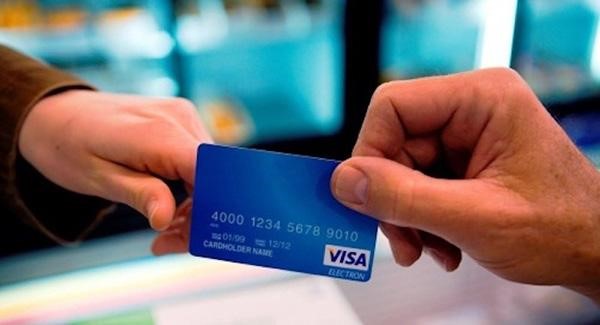 Nên thanh toán thẻ tín dụng đúng hạn để tránh nợ xấu